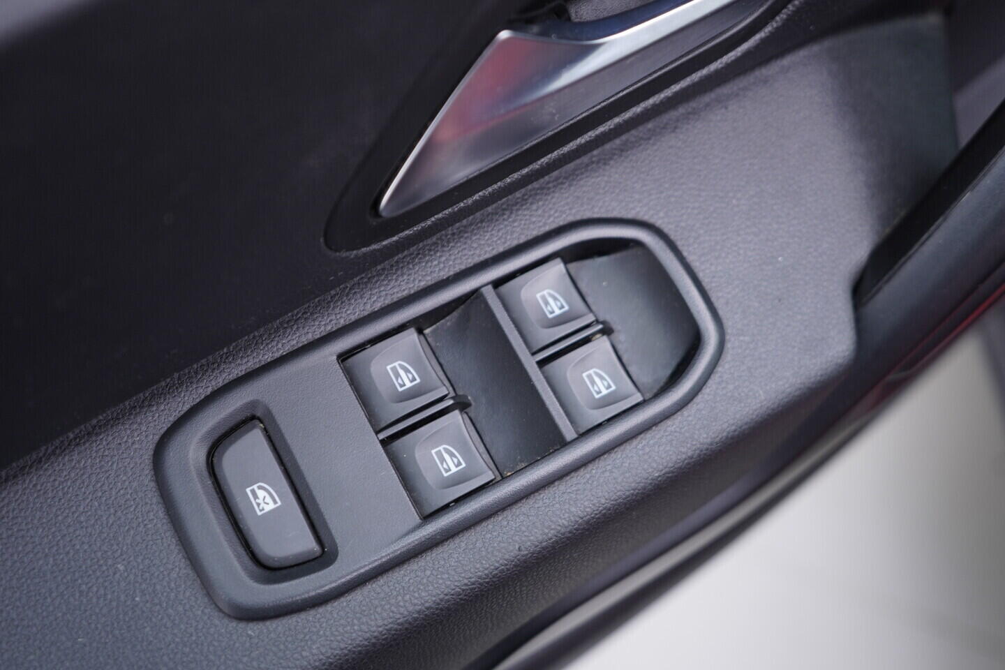 OV190V10868_20.webp_DUSTER  1.0 1.6 16V 67 kW manuál, DPH