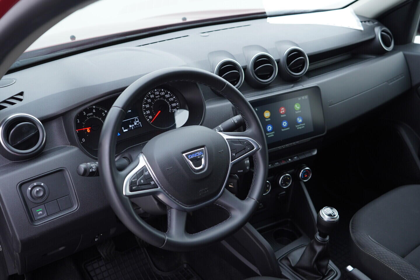 OV190V10868_21.webp_DUSTER  1.0 1.6 16V 67 kW manuál, DPH