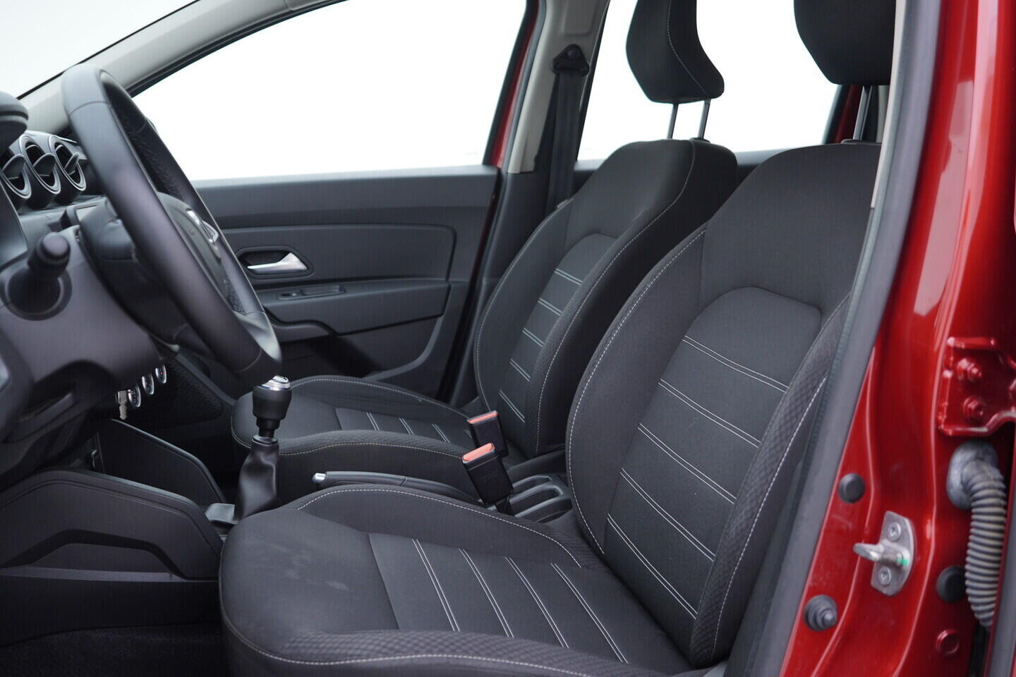 OV190V10868_22.webp_DUSTER  1.0 1.6 16V 67 kW manuál, DPH