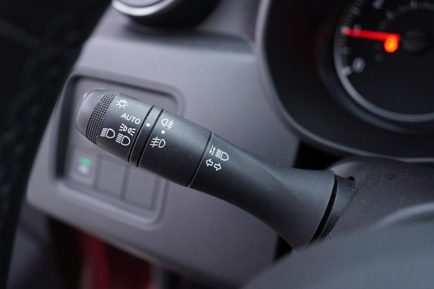 OV190V10868_23.webp_DUSTER  1.0 1.6 16V 67 kW manuál, DPH