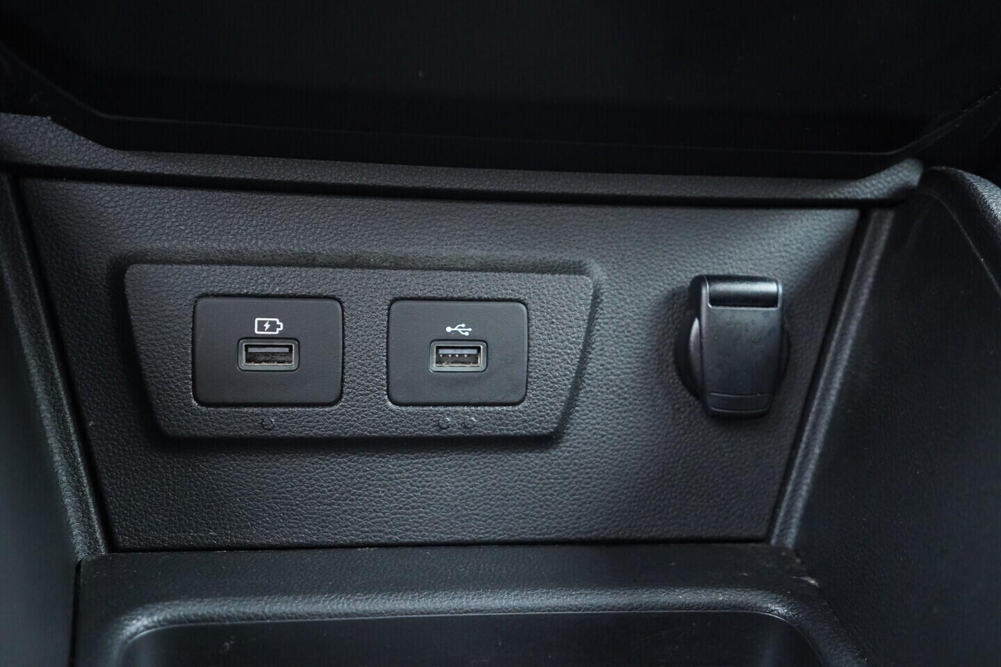 OV190V10868_34.webp_DUSTER  1.0 1.6 16V 67 kW manuál, DPH