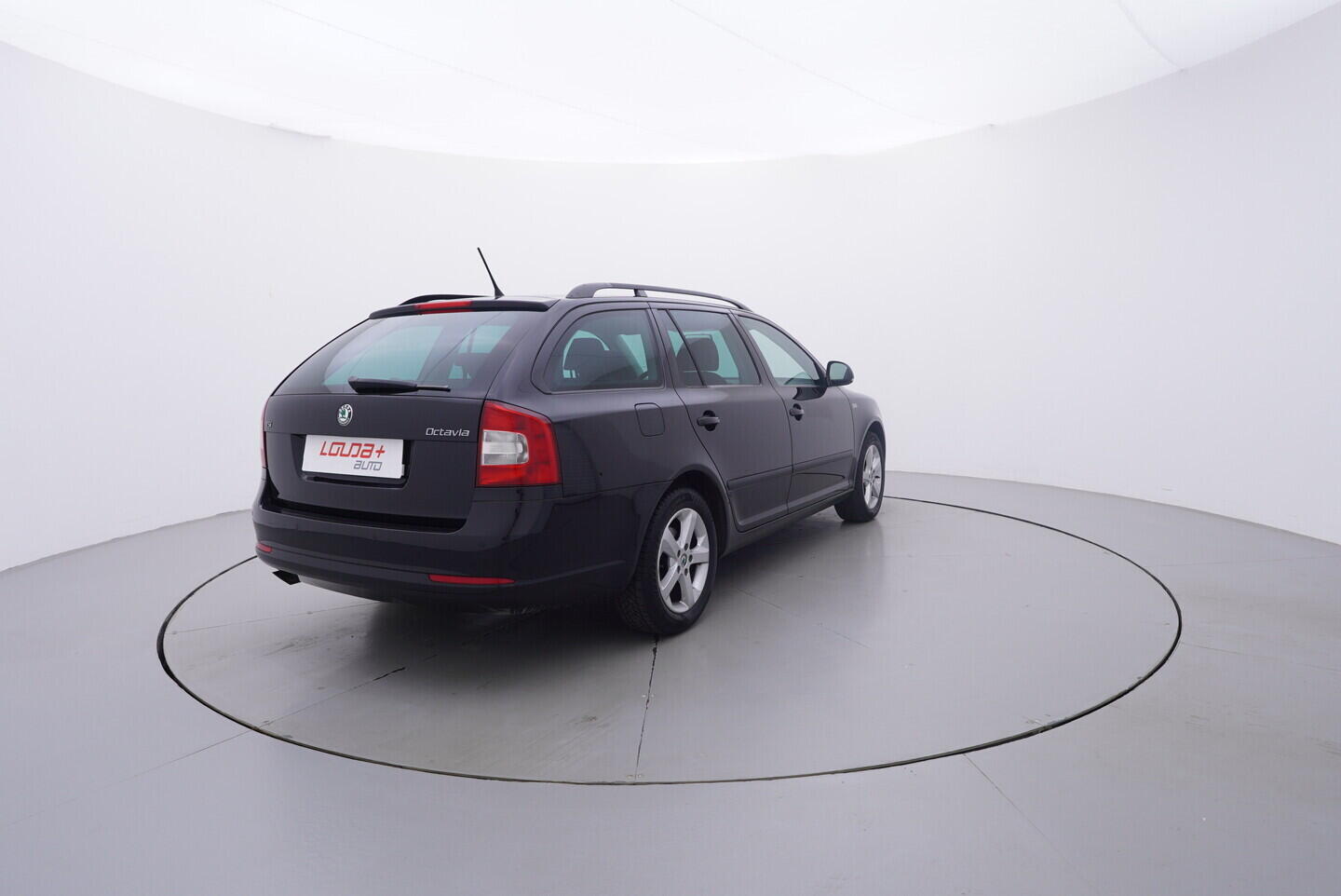 OV190V10871_14.webp_OCTAVIA  1.4 TSI 90 kW manuál, DPH