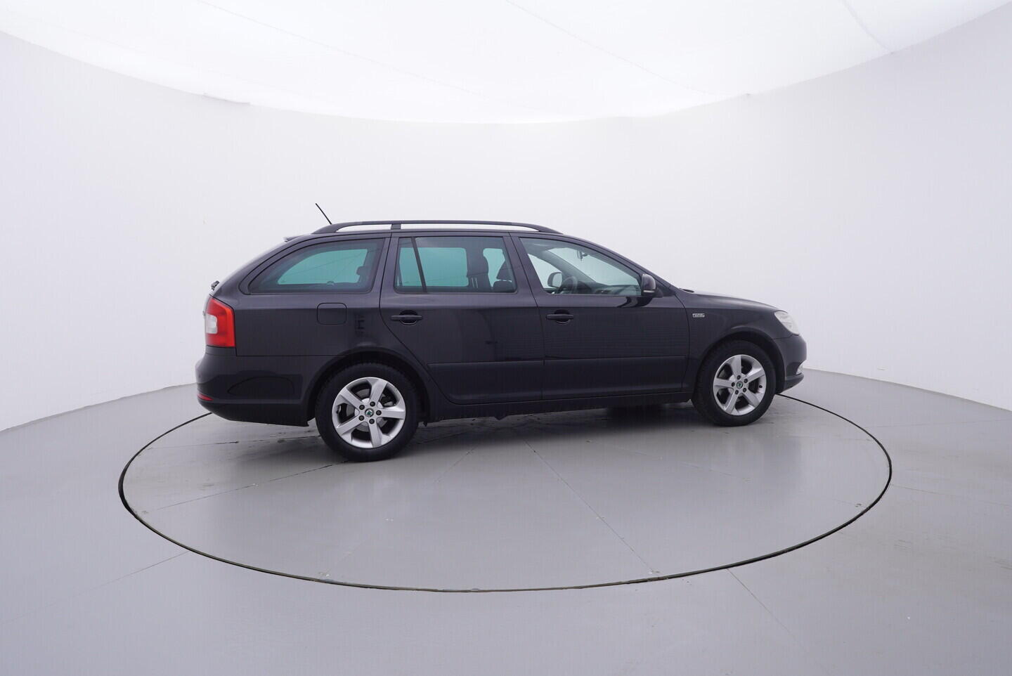 OV190V10871_15.webp_OCTAVIA  1.4 TSI 90 kW manuál, DPH