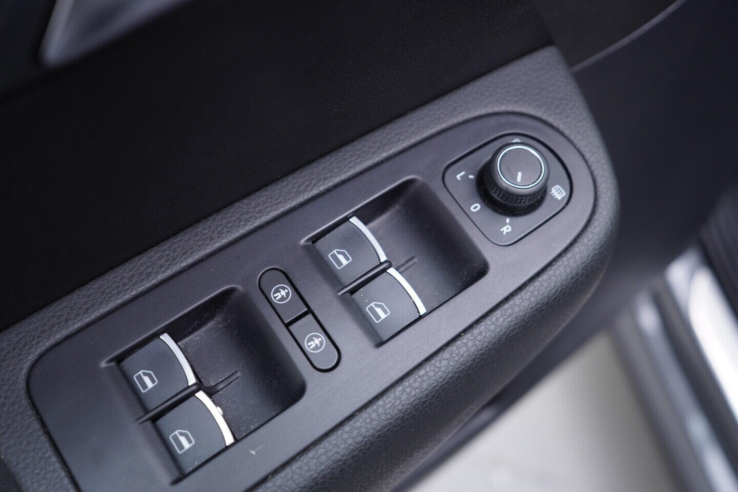 OV190V10873_20.webp_ALHAMBRA FR line 1.4 TSI 110 kW automat