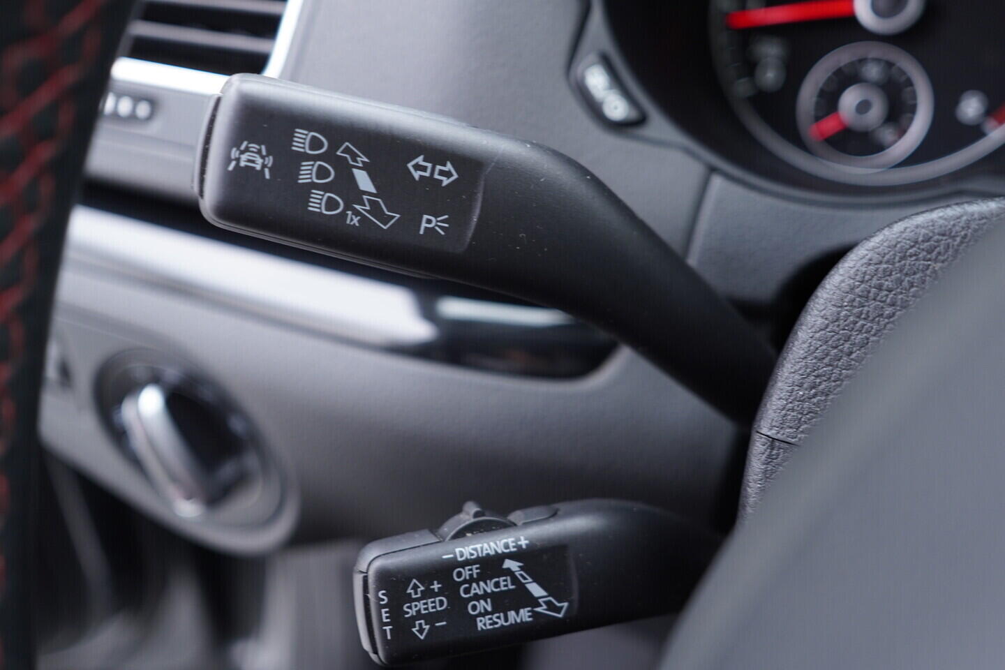 OV190V10873_25.webp_ALHAMBRA FR line 1.4 TSI 110 kW automat