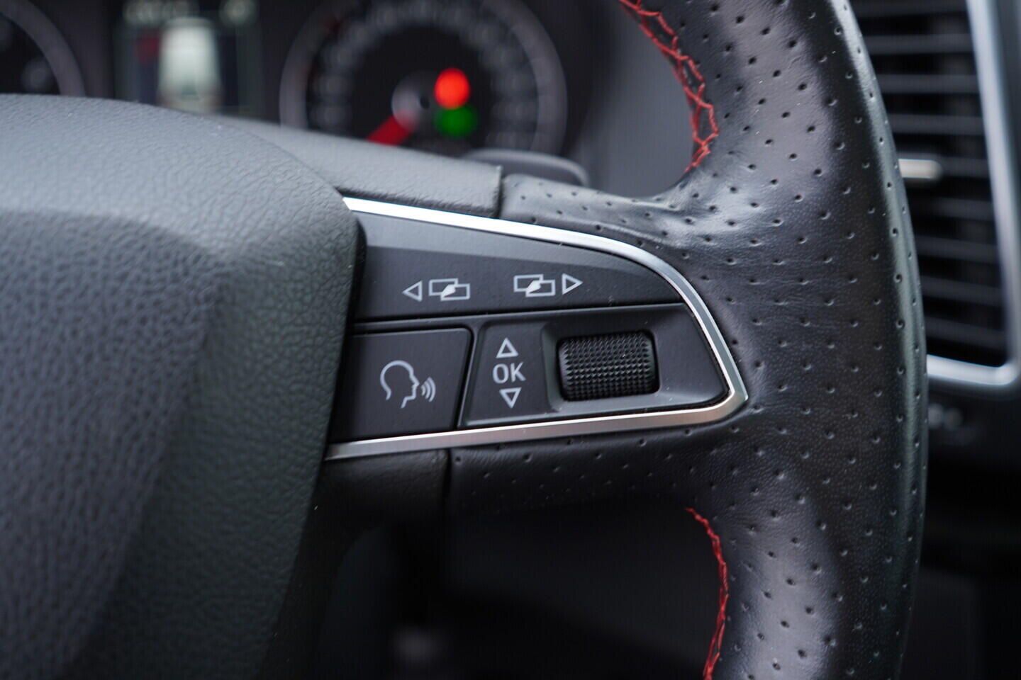 OV190V10873_28.webp_ALHAMBRA FR line 1.4 TSI 110 kW automat