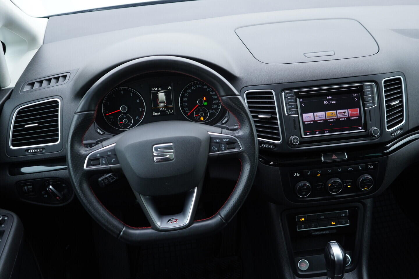 OV190V10873_30.webp_ALHAMBRA FR line 1.4 TSI 110 kW automat