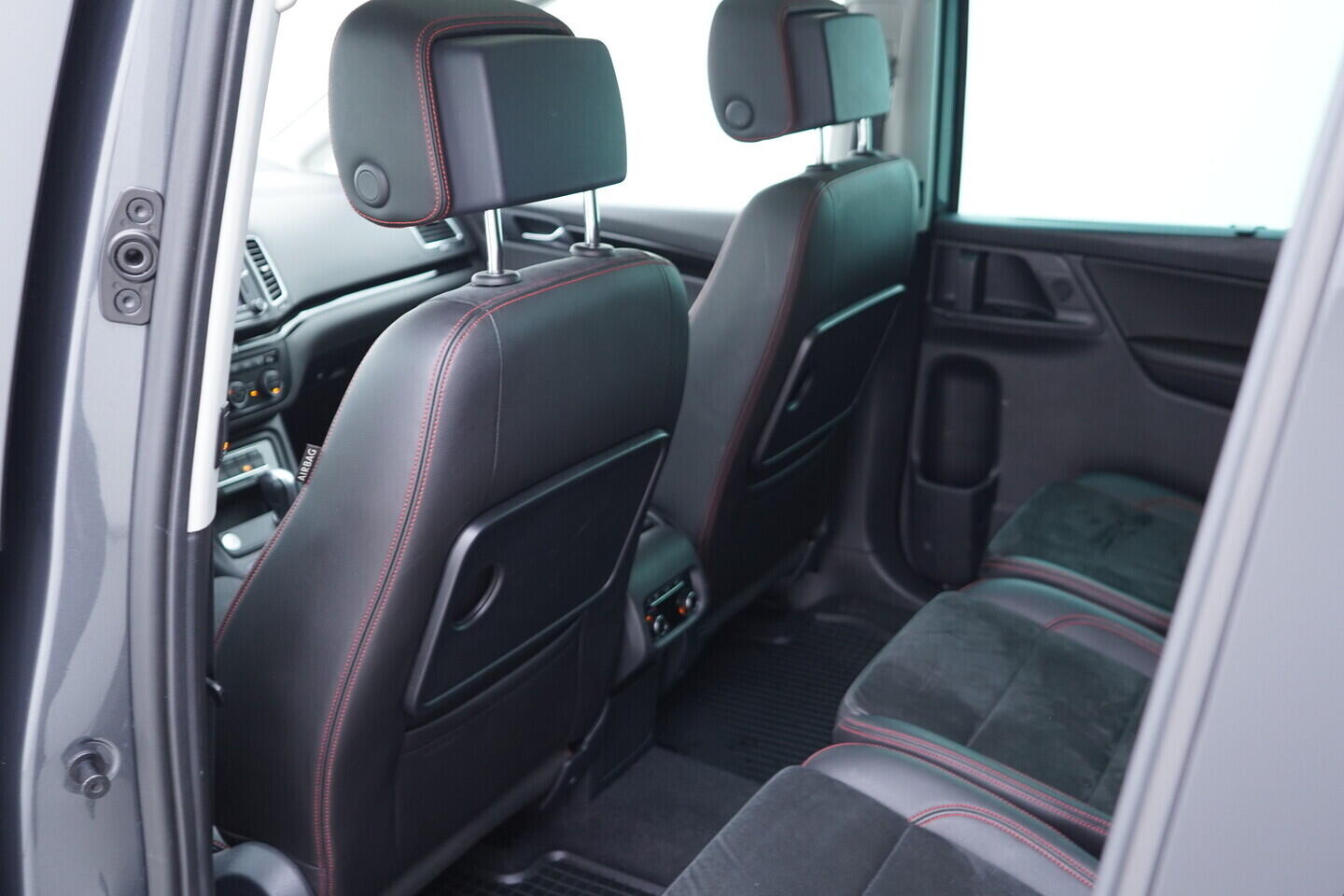 OV190V10873_39.webp_ALHAMBRA FR line 1.4 TSI 110 kW automat