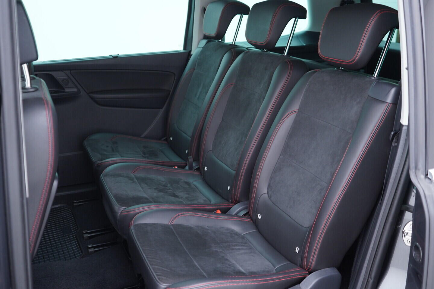 OV190V10873_40.webp_ALHAMBRA FR line 1.4 TSI 110 kW automat