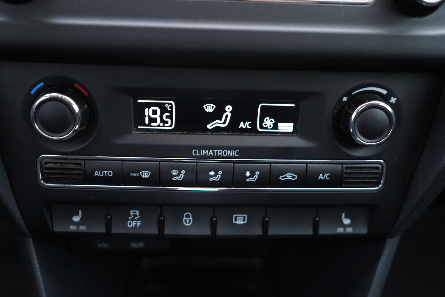 OV190V10875_28.webp_RAPID  1.4 TSI 90 kW automat