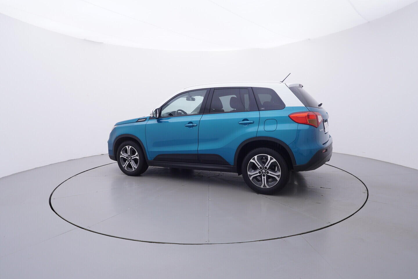 OV190V10876_12.webp_VITARA  1.6 VVT 88 kW automat