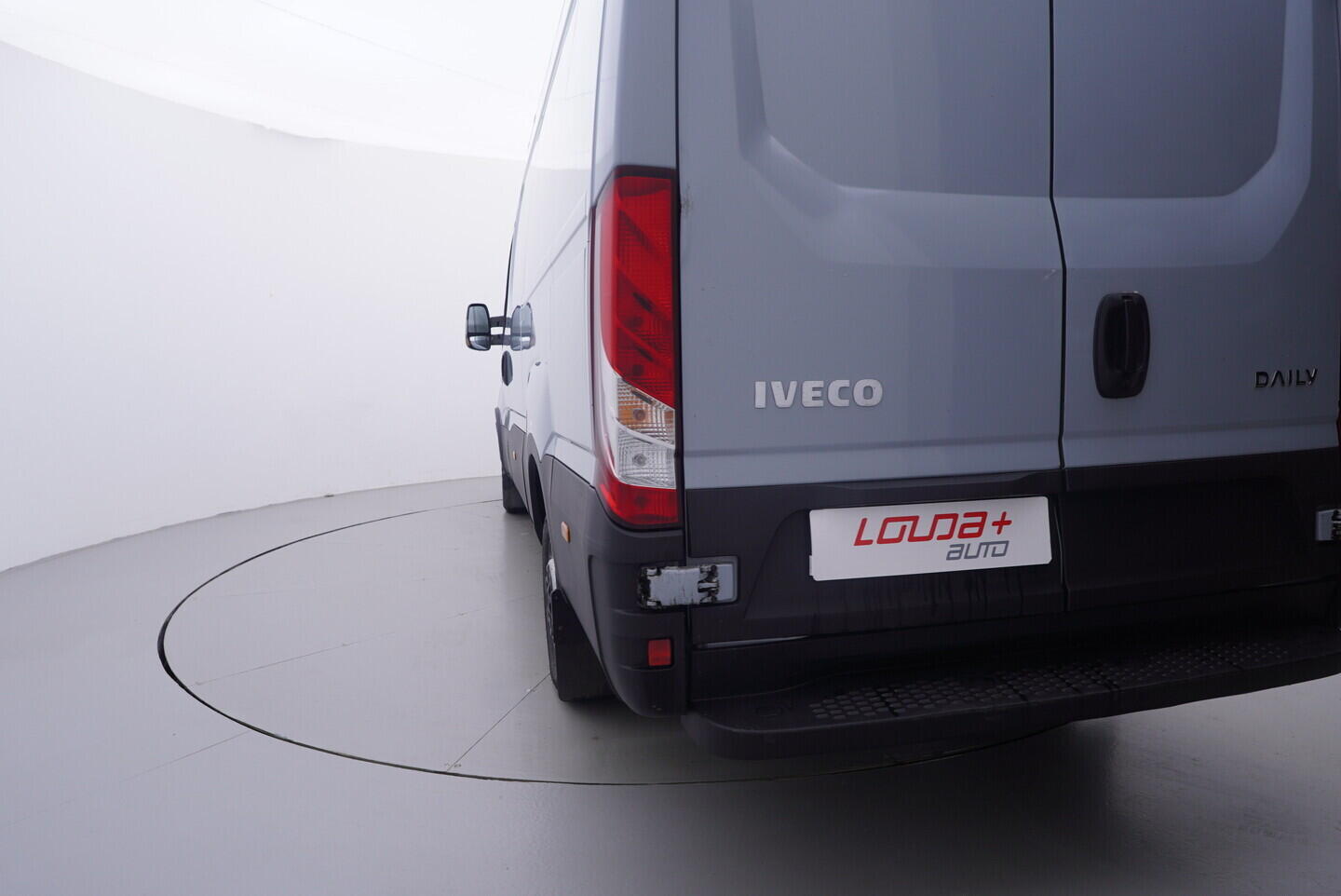 OV190V10878_13.webp_DAILY  3.0 IS35SC2AA 129 kW manuál, DPH