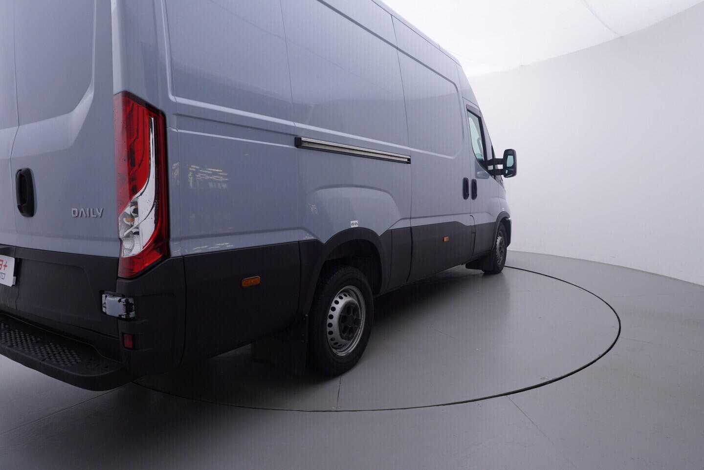 OV190V10878_14.webp_DAILY  3.0 IS35SC2AA 129 kW manuál, DPH