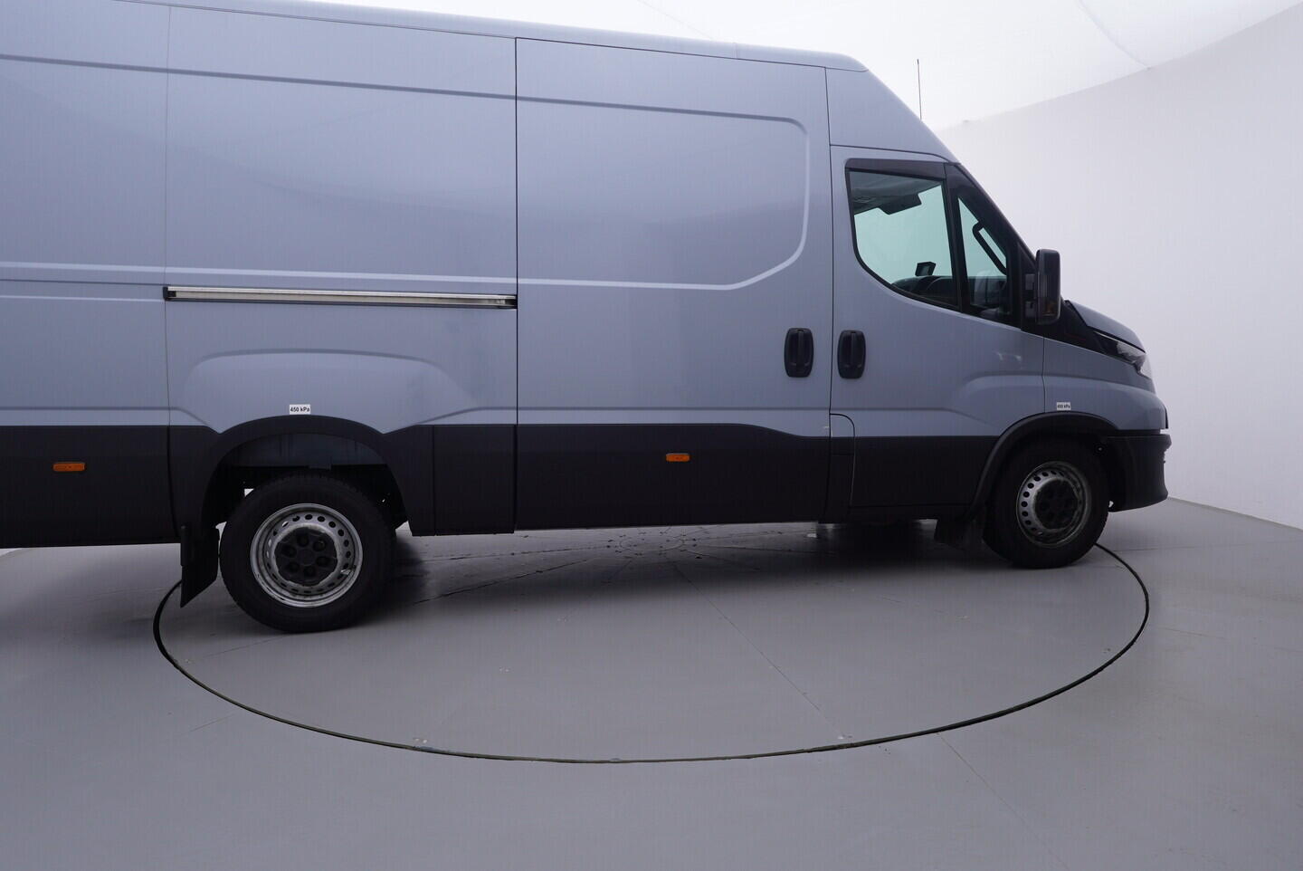 OV190V10878_15.webp_DAILY  3.0 IS35SC2AA 129 kW manuál, DPH