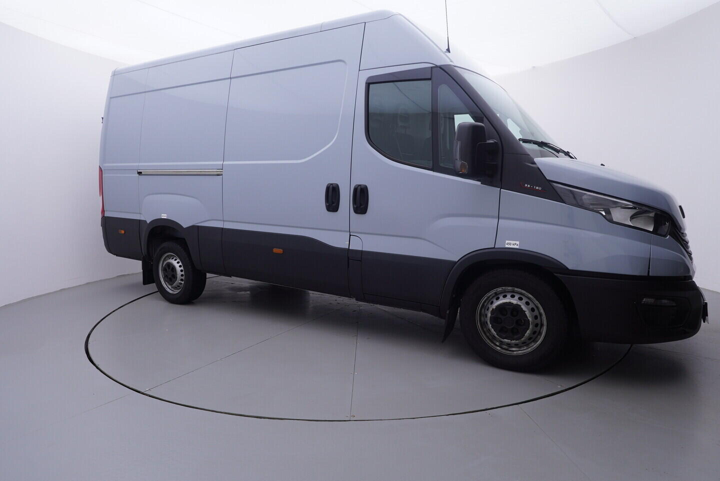 OV190V10878_16.webp_DAILY  3.0 IS35SC2AA 129 kW manuál, DPH