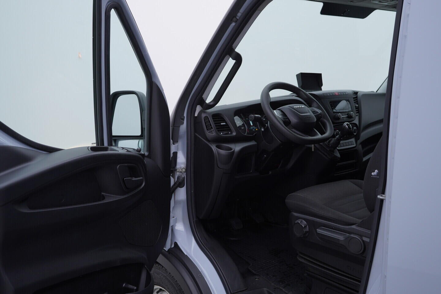 OV190V10878_18.webp_DAILY  3.0 IS35SC2AA 129 kW manuál, DPH