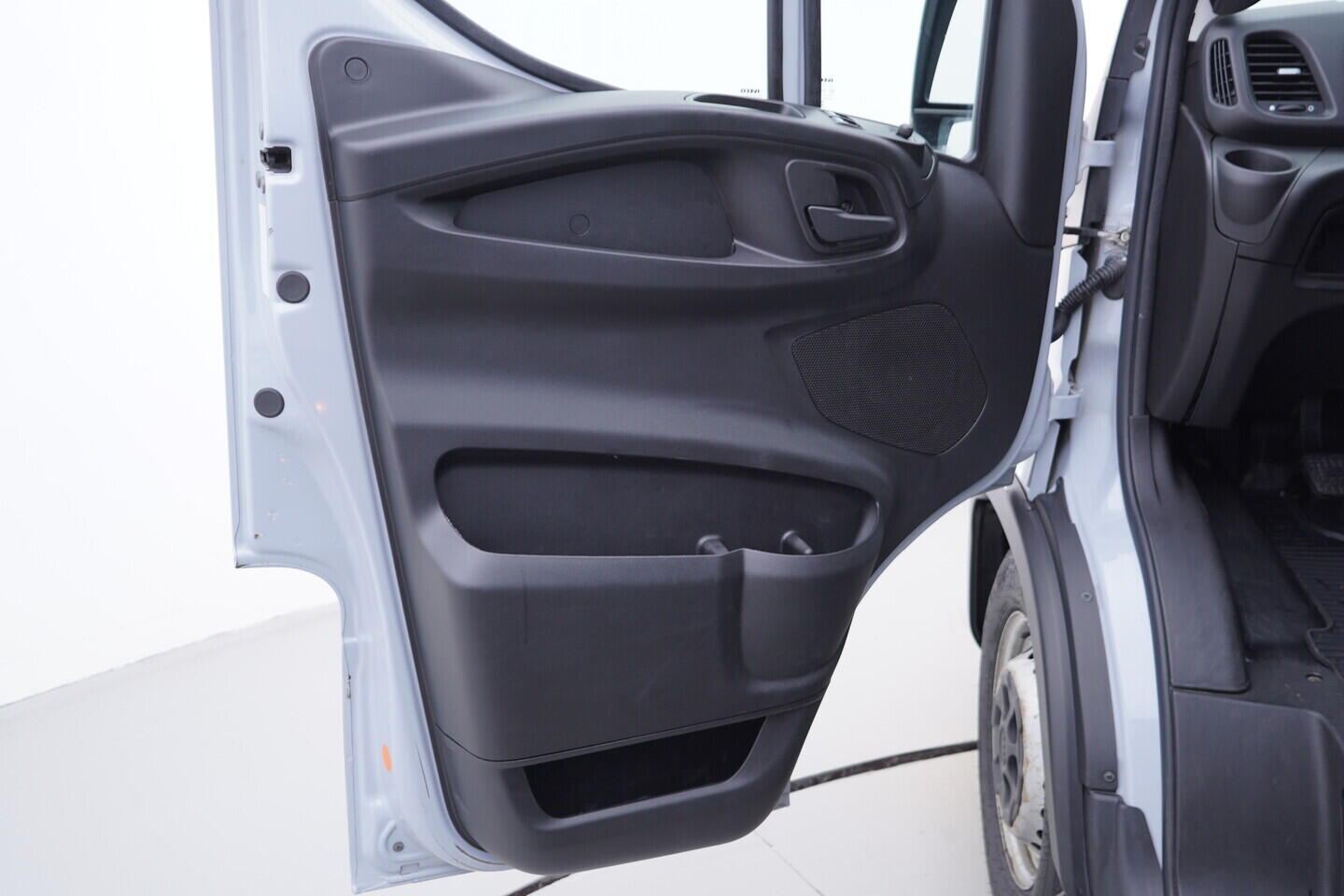 OV190V10878_19.webp_DAILY  3.0 IS35SC2AA 129 kW manuál, DPH