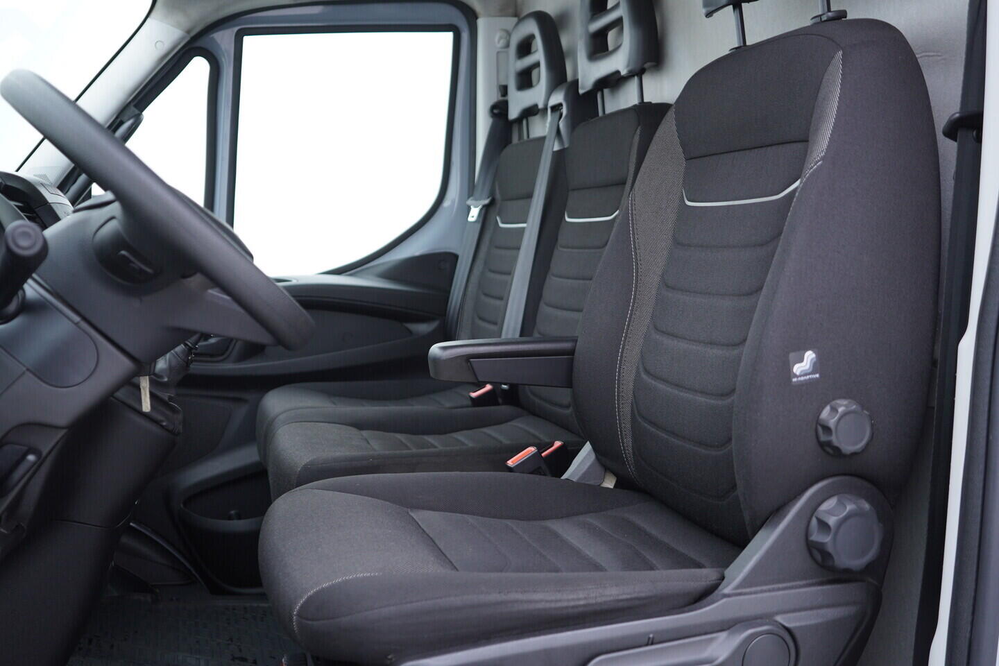 OV190V10878_22.webp_DAILY  3.0 IS35SC2AA 129 kW manuál, DPH