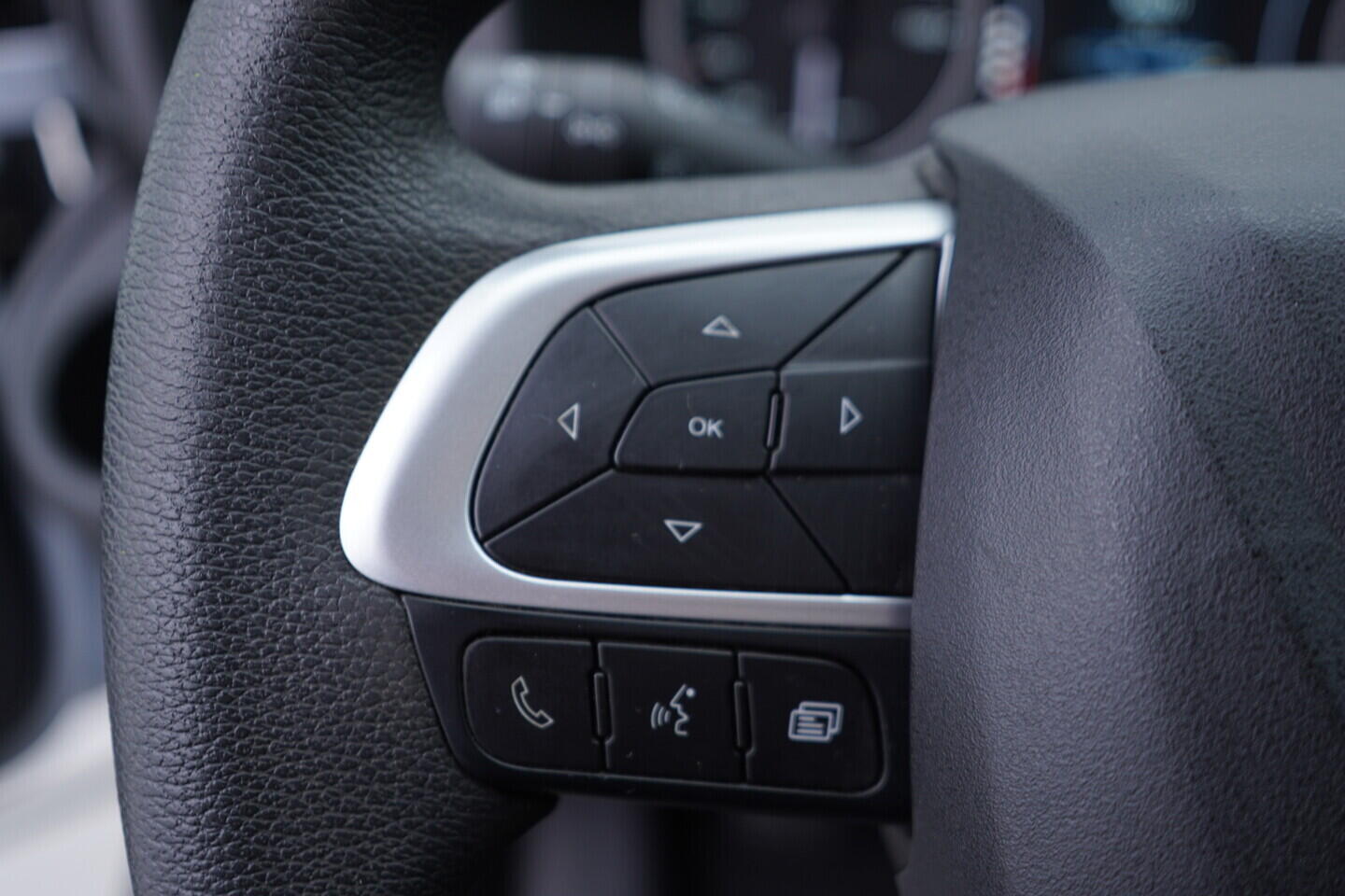 OV190V10878_25.webp_DAILY  3.0 IS35SC2AA 129 kW manuál, DPH