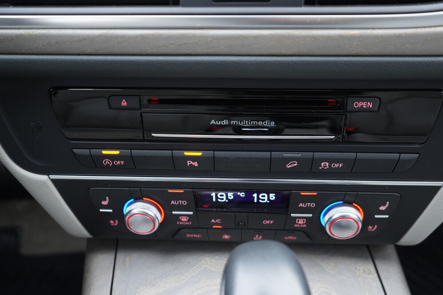 OV190V10880_36.webp_A6 ALLROAD QUATTRO  3.0 TDI 235 kW automat