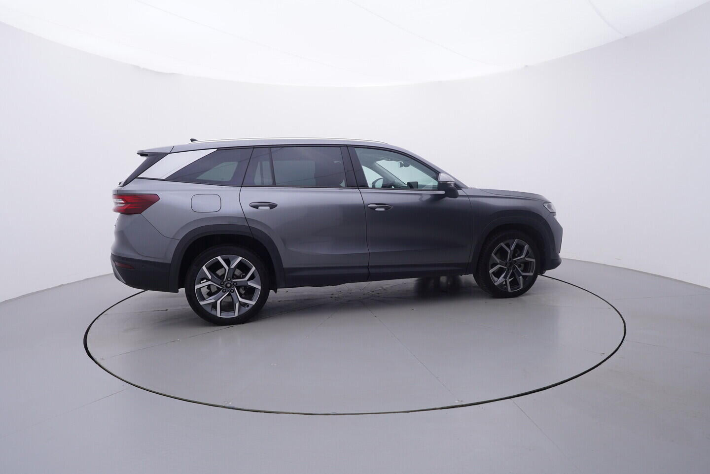 OV190V10881_15.webp_KODIAQ Exclusive Selection 2.0 TDI 142 kW automat, DPH