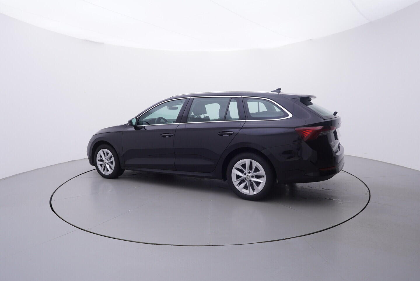 OV190V10884_12.webp_OCTAVIA Style 2.0 TDI 110 kW automat, DPH