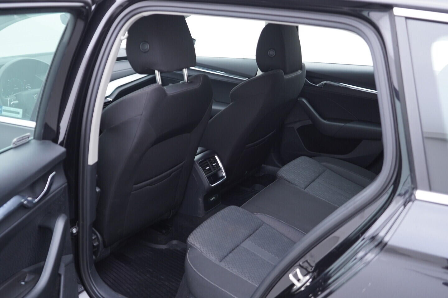 OV190V10884_36.webp_OCTAVIA Style 2.0 TDI 110 kW automat, DPH