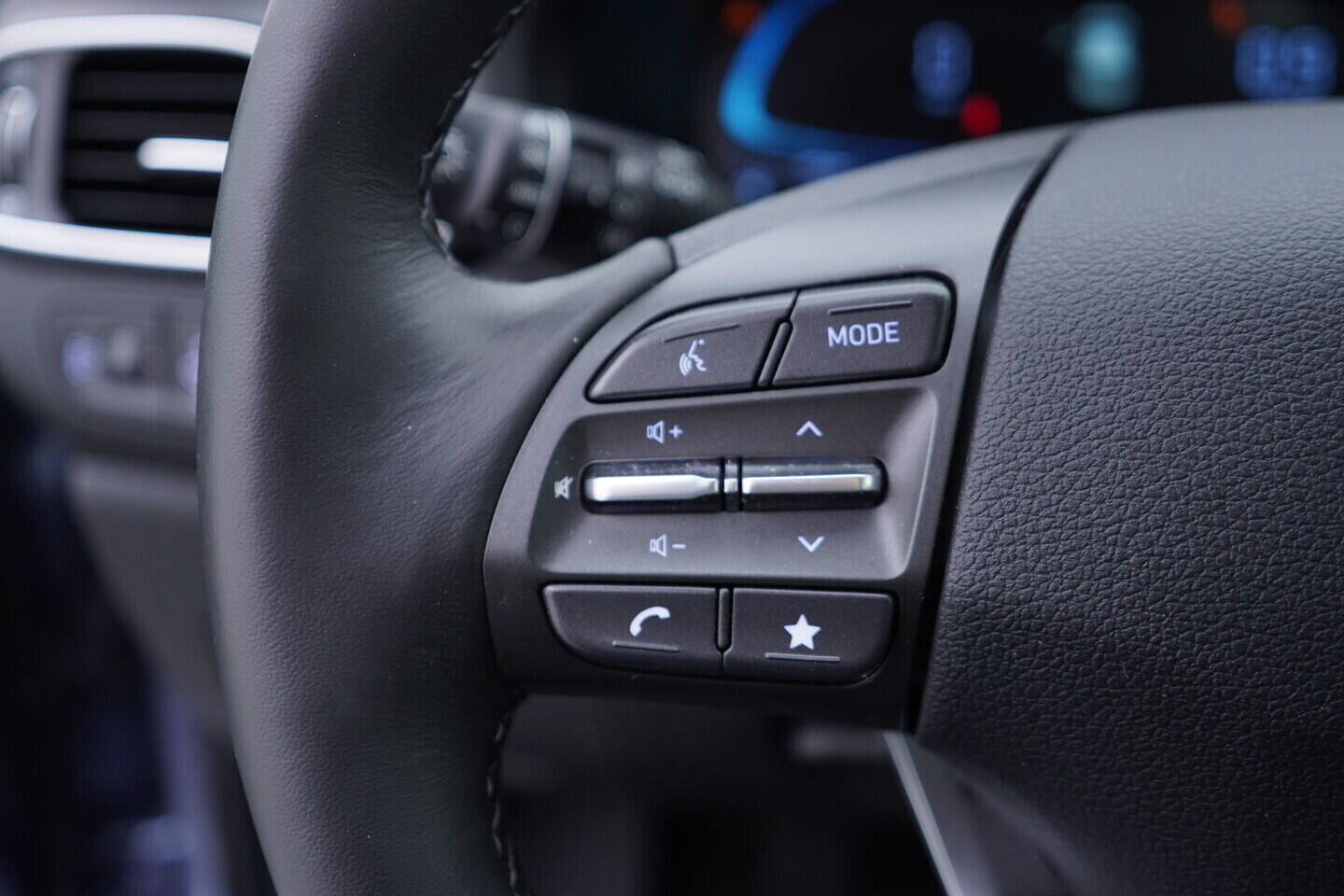 OV190V10885_25.webp_I30 Comfort  1.0 T-GDI 74 kW manuál, DPH