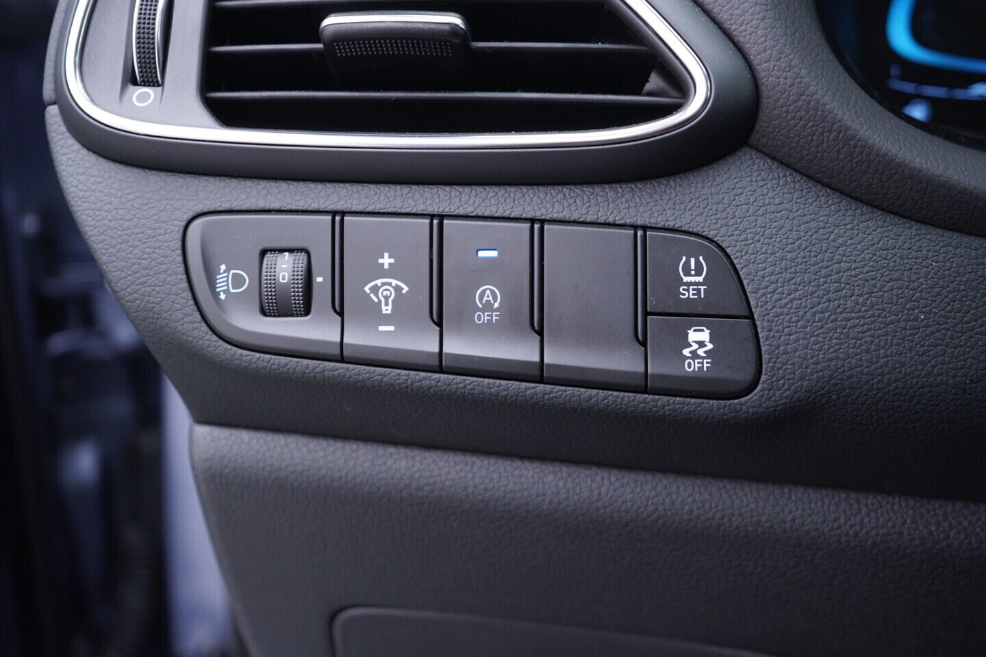 OV190V10885_27.webp_I30 Comfort  1.0 T-GDI 74 kW manuál, DPH