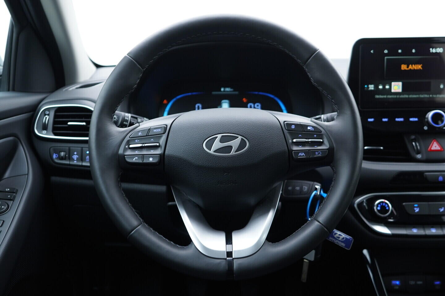 OV190V10885_29.webp_I30 Comfort  1.0 T-GDI 74 kW manuál, DPH