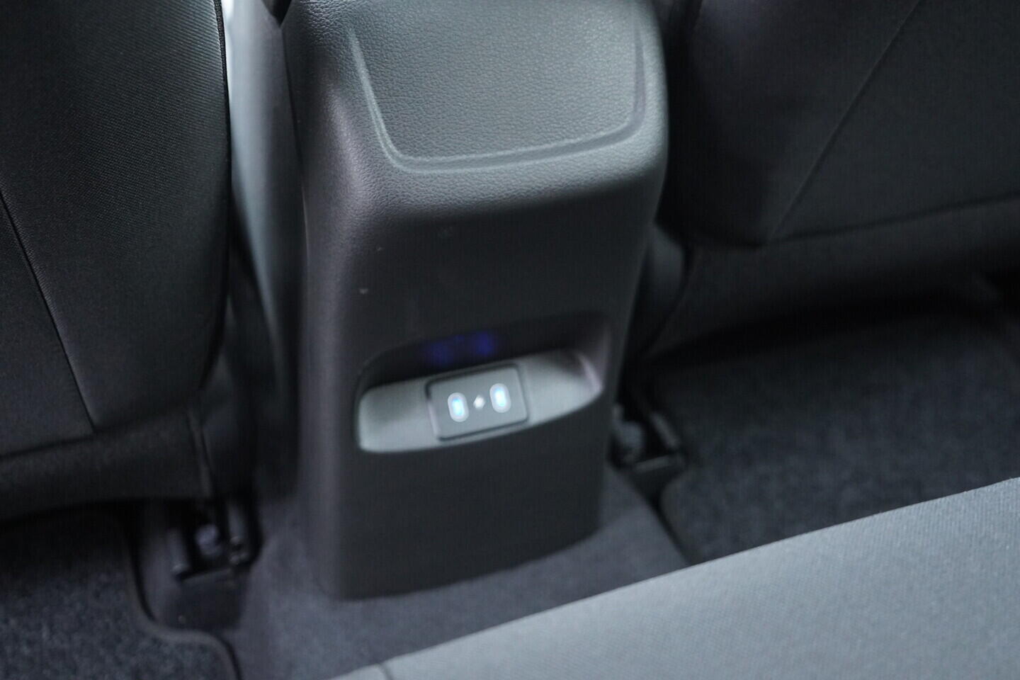 OV190V10885_38.webp_I30 Comfort  1.0 T-GDI 74 kW manuál, DPH