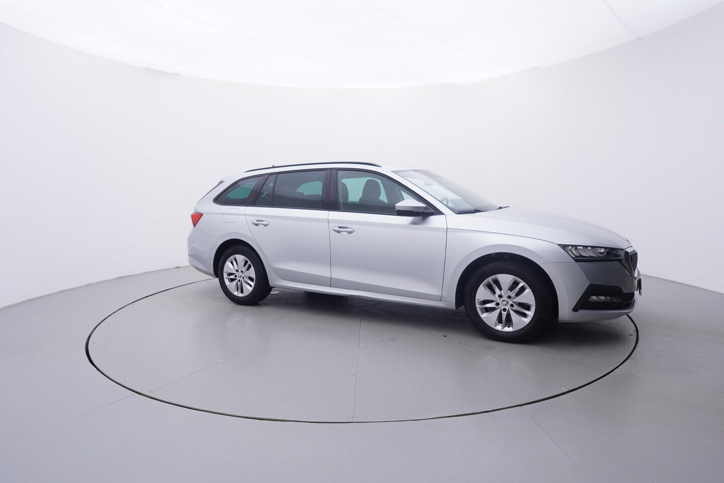 OV190V10886_16.webp_OCTAVIA Ambition 2.0 TDI 85 kW manuál, DPH