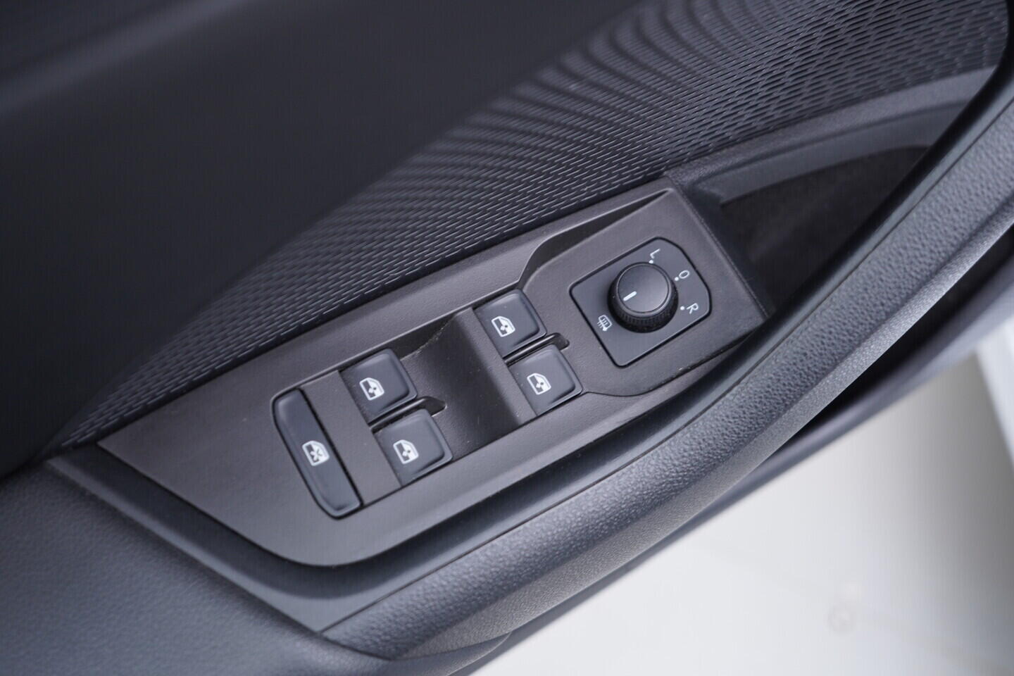 OV190V10886_20.webp_OCTAVIA Ambition 2.0 TDI 85 kW manuál, DPH