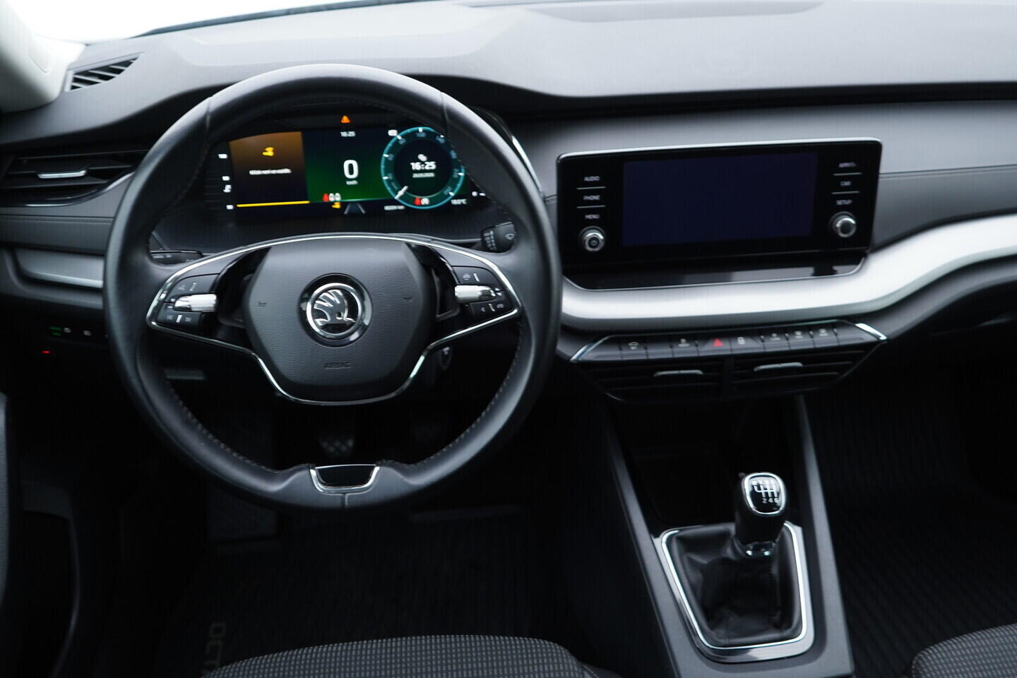 OV190V10886_27.webp_OCTAVIA Ambition 2.0 TDI 85 kW manuál, DPH