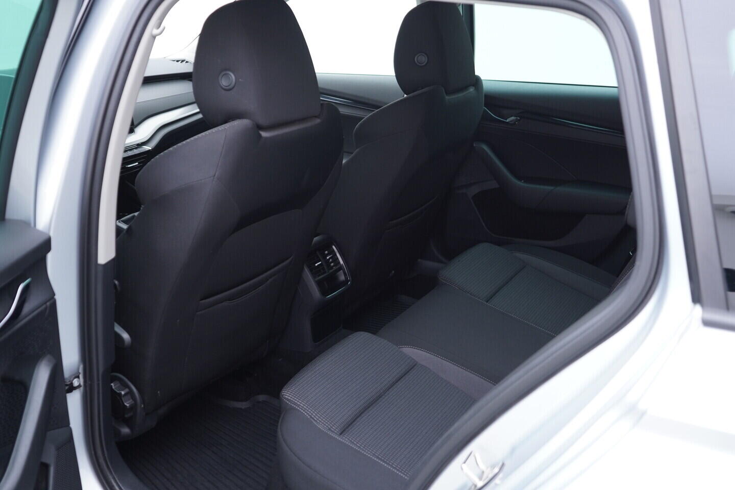 OV190V10886_34.webp_OCTAVIA Ambition 2.0 TDI 85 kW manuál, DPH