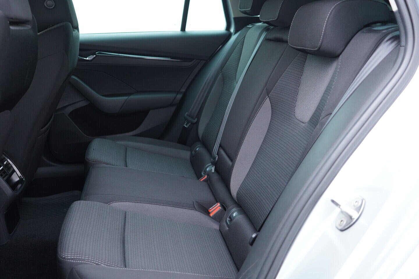 OV190V10886_35.webp_OCTAVIA Ambition 2.0 TDI 85 kW manuál, DPH