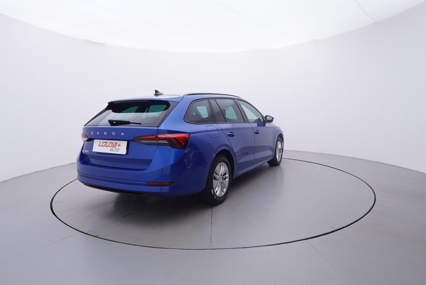 OV190V10887_10.webp_OCTAVIA Ambition 2.0 TDI 85 kW manuál, DPH