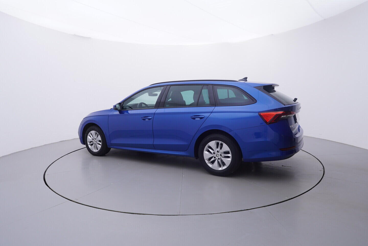 OV190V10887_16.webp_OCTAVIA Ambition 2.0 TDI 85 kW manuál, DPH