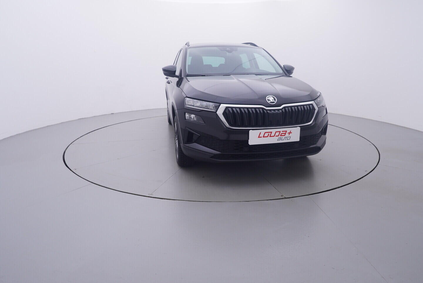 OV190V10889_17.webp_KAROQ Bussines 1.0 TSI 81 kW manuál, DPH