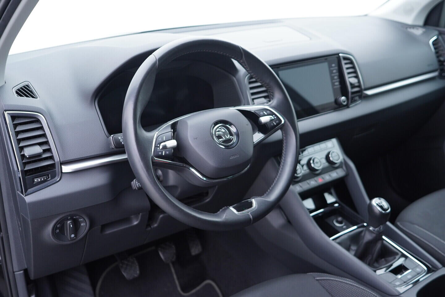 OV190V10889_22.webp_KAROQ Bussines 1.0 TSI 81 kW manuál, DPH