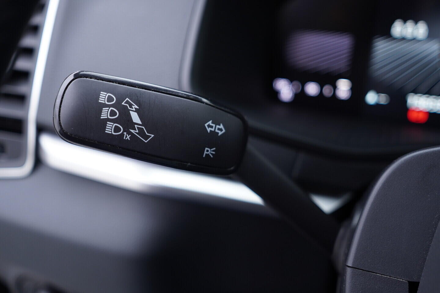 OV190V10889_24.webp_KAROQ Bussines 1.0 TSI 81 kW manuál, DPH