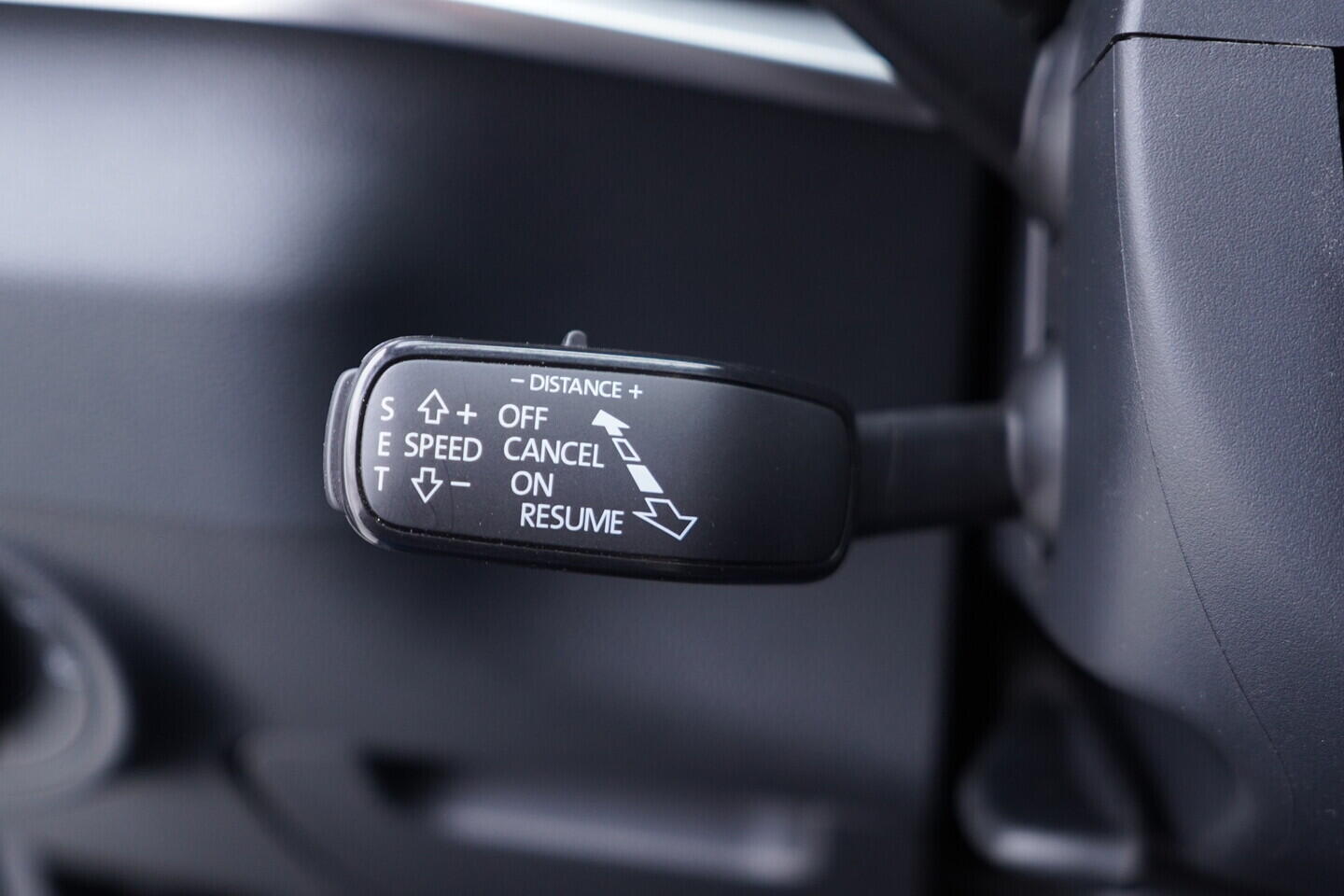 OV190V10889_25.webp_KAROQ Bussines 1.0 TSI 81 kW manuál, DPH