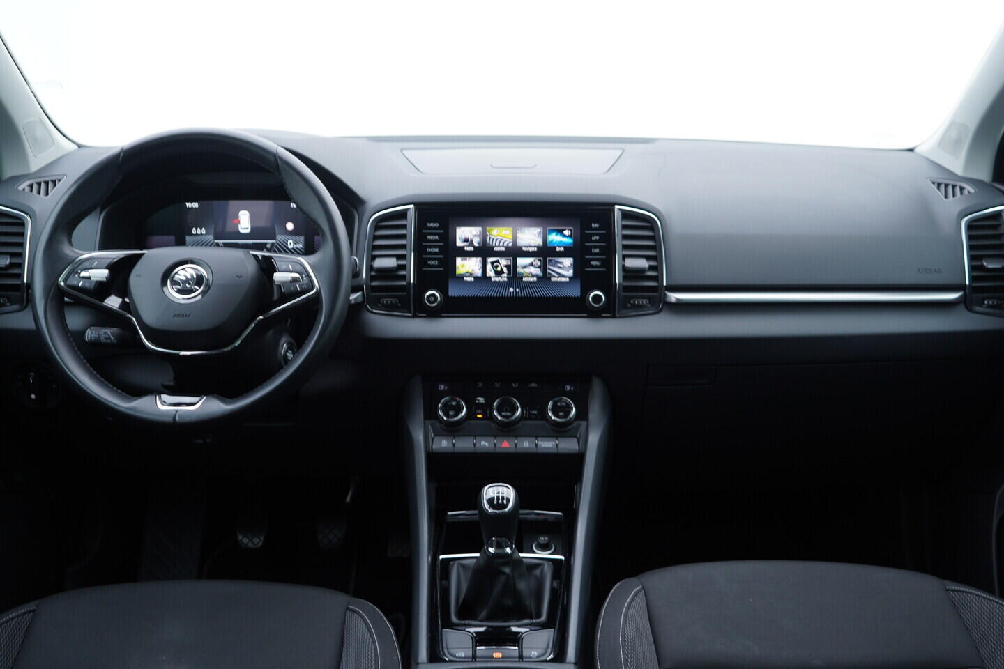 OV190V10889_27.webp_KAROQ Bussines 1.0 TSI 81 kW manuál, DPH