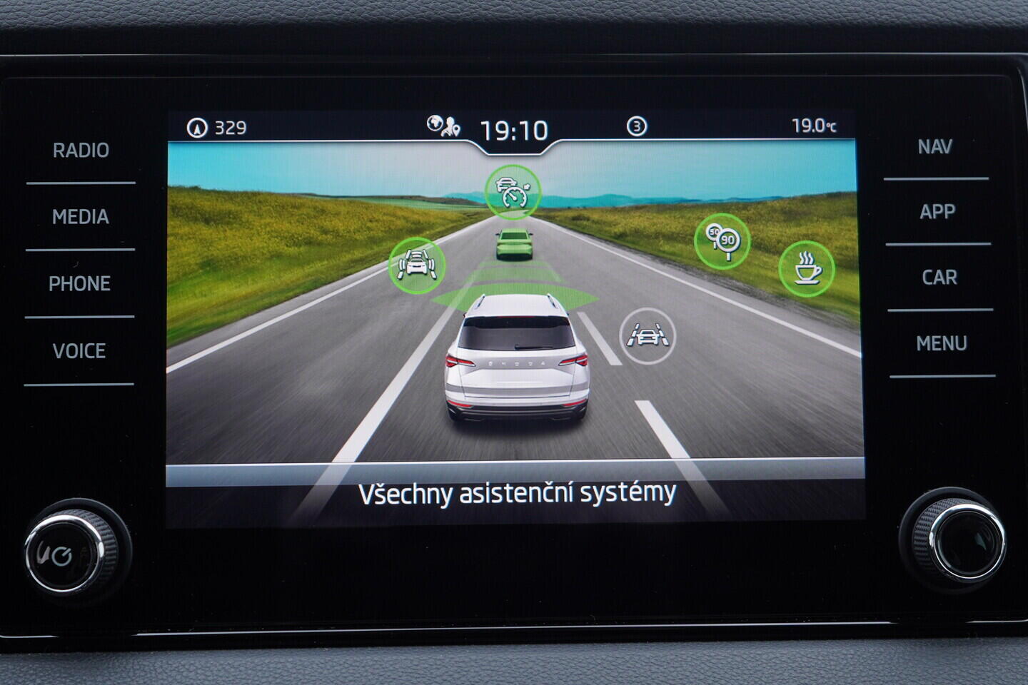 OV190V10889_30.webp_KAROQ Bussines 1.0 TSI 81 kW manuál, DPH