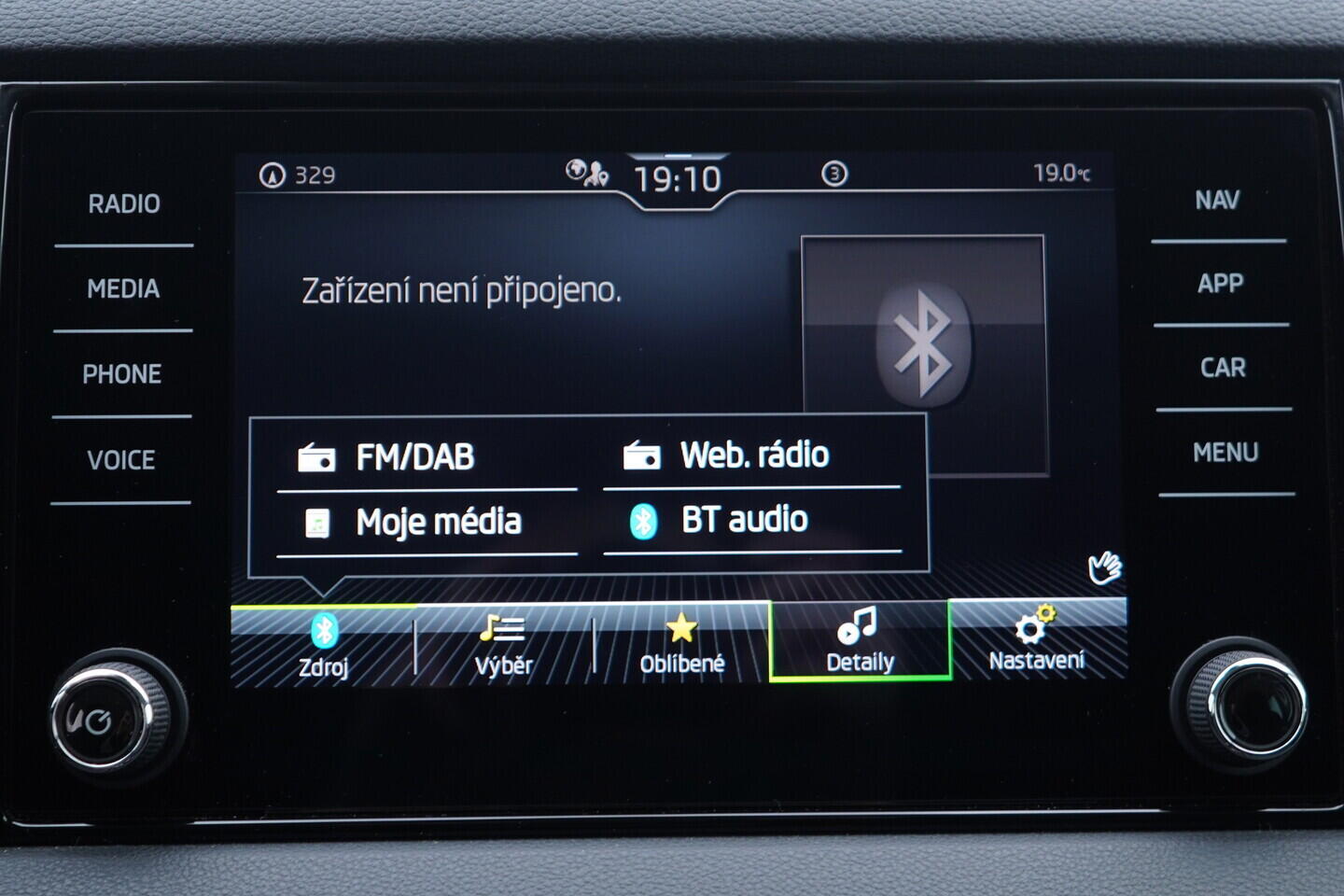 OV190V10889_31.webp_KAROQ Bussines 1.0 TSI 81 kW manuál, DPH