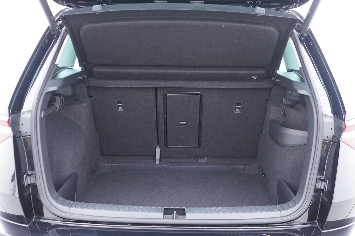 OV190V10889_41.webp_KAROQ Bussines 1.0 TSI 81 kW manuál, DPH