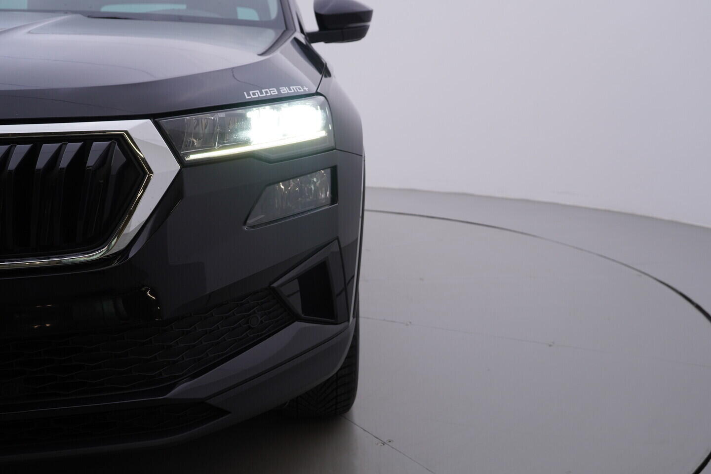 OV190V10889_45.webp_KAROQ Bussines 1.0 TSI 81 kW manuál, DPH