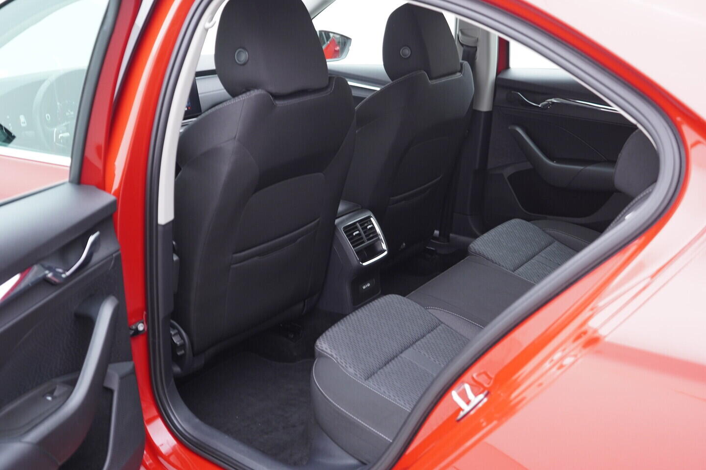 OV190V10891_37.webp_OCTAVIA Style 2.0 TDI 85 kW manuál, DPH