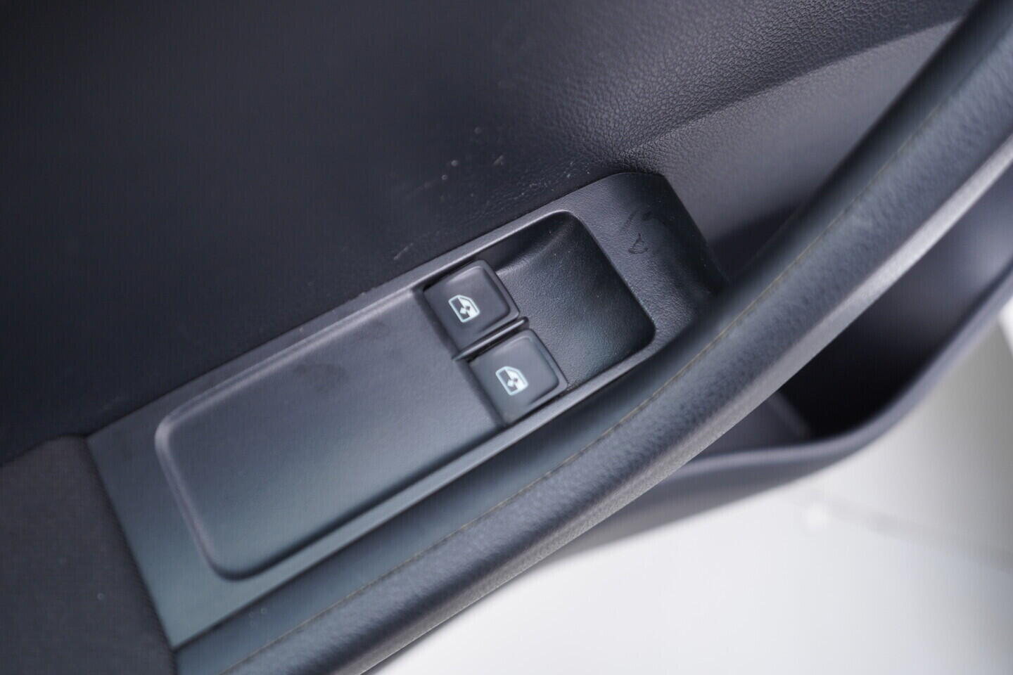 OV190V10893_20.webp_FABIA Tour 1.0 TSI 70 kW manuál, DPH