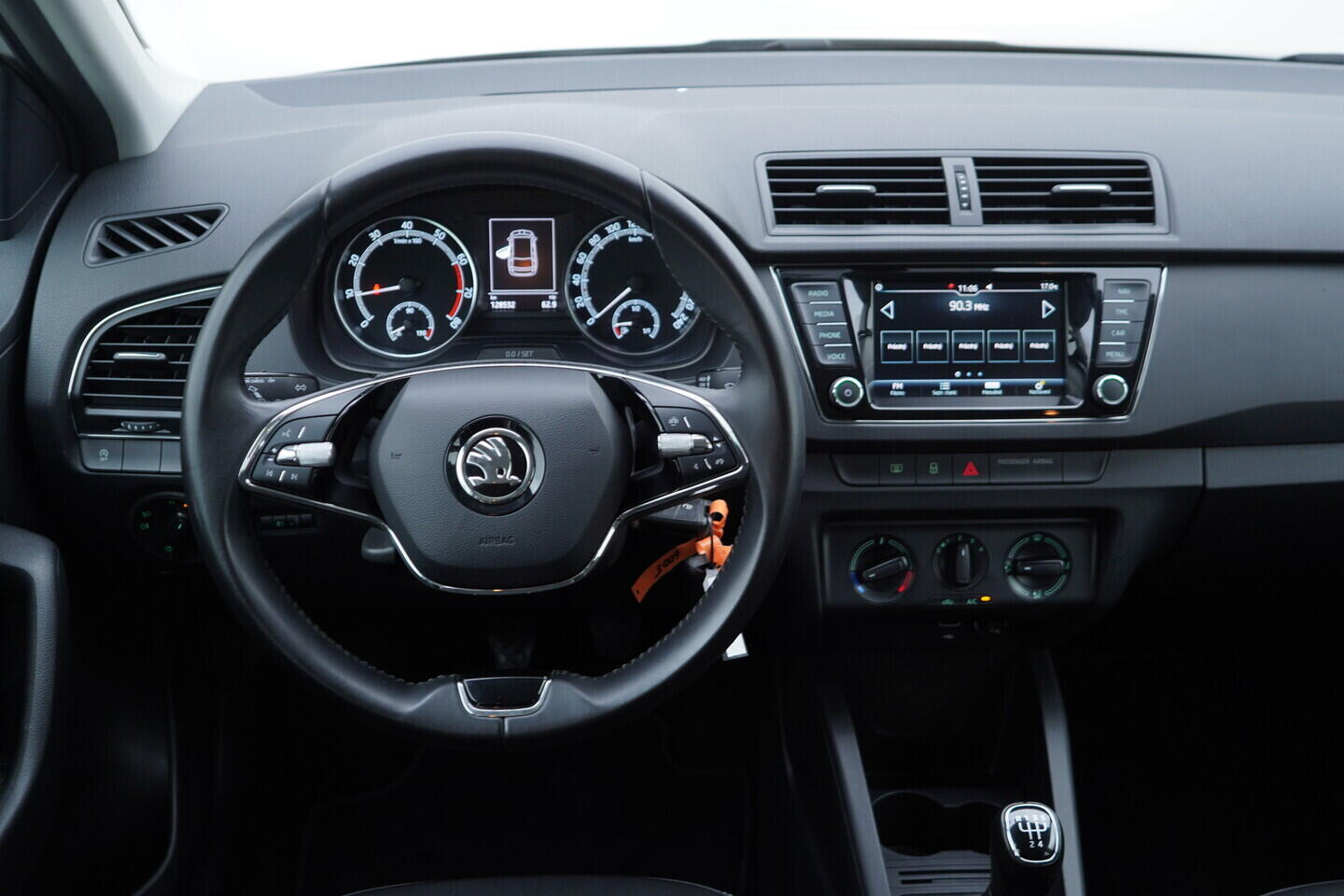 OV190V10893_27.webp_FABIA Tour 1.0 TSI 70 kW manuál, DPH